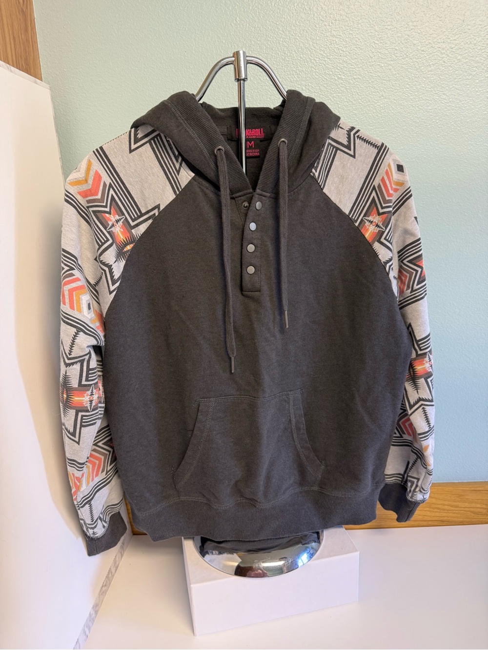 Rock & Roll Denim Women’s M Aztec Southwestern Sleeve Pullover Hoodie Snap Neck